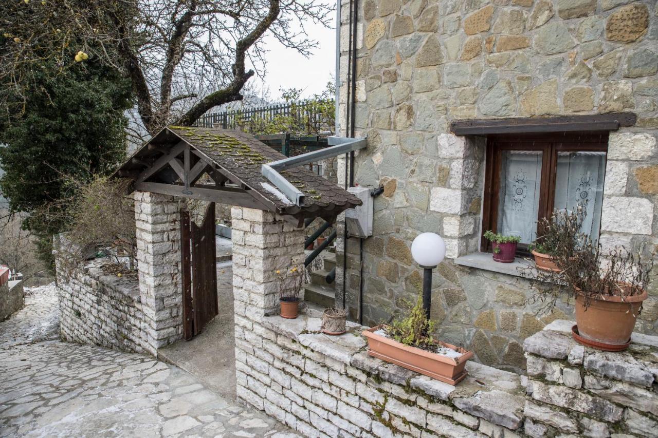 Ξενώνας Πατρικό Neraidochori Ngoại thất bức ảnh